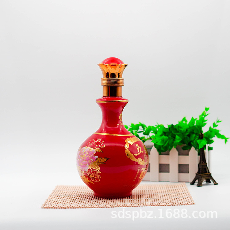 定制一斤裝花瓶形噴涂酒瓶 紅色釉烤金字 內(nèi)容可設計鄆城酒瓶